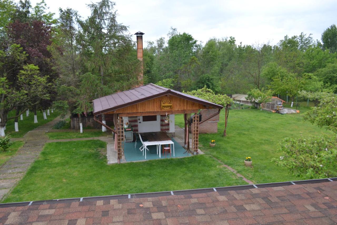 Villa Siret Sendreni Экстерьер фото